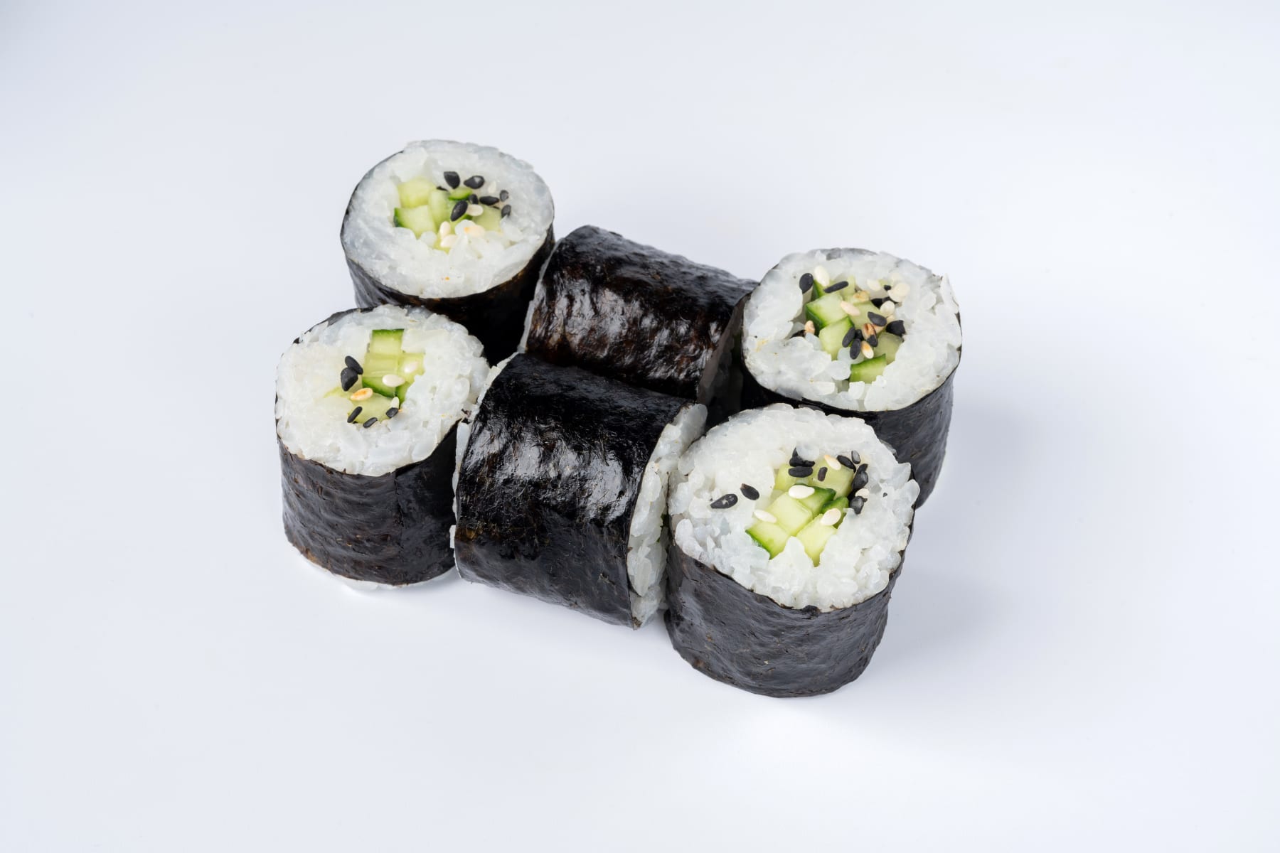 Замовити роли макі з огірком