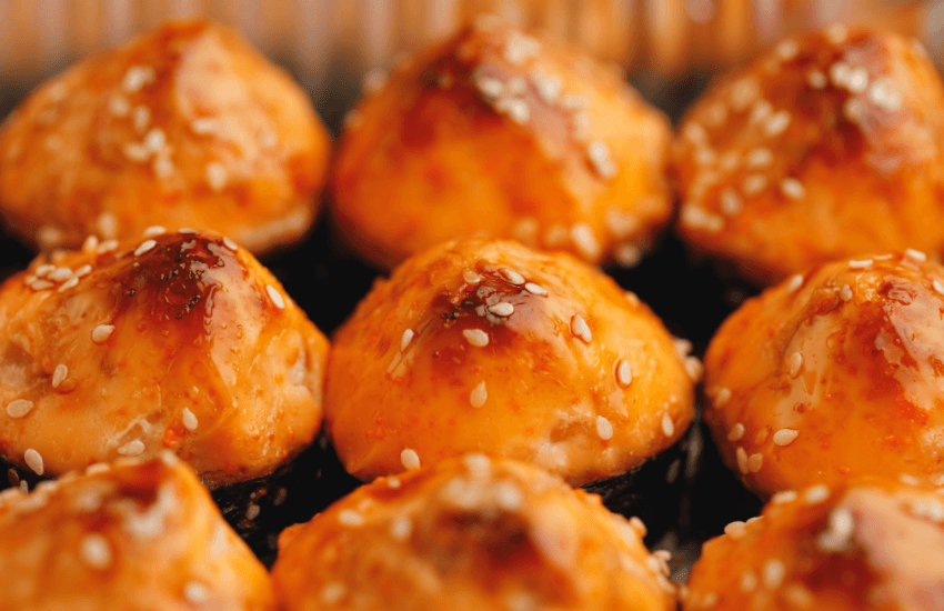 Запеченные суши с лососем в Киеве