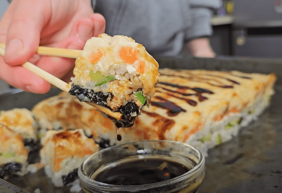 Запеченный суши торт с креветками