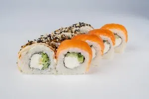 Замовити суші з вугрем та лососем