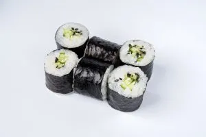 Замовити роли макі з огірком