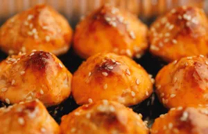 Запеченные суши с лососем в Киеве